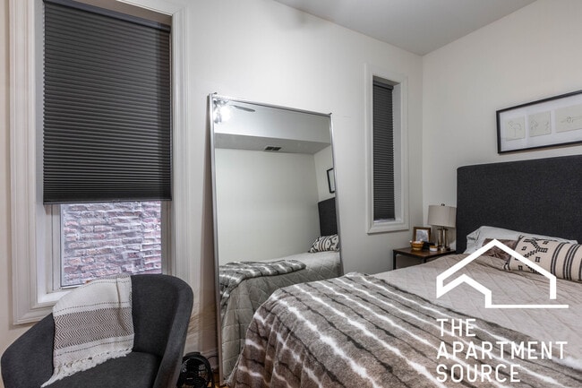 Foto del edificio - 1939 N Winchester Ave