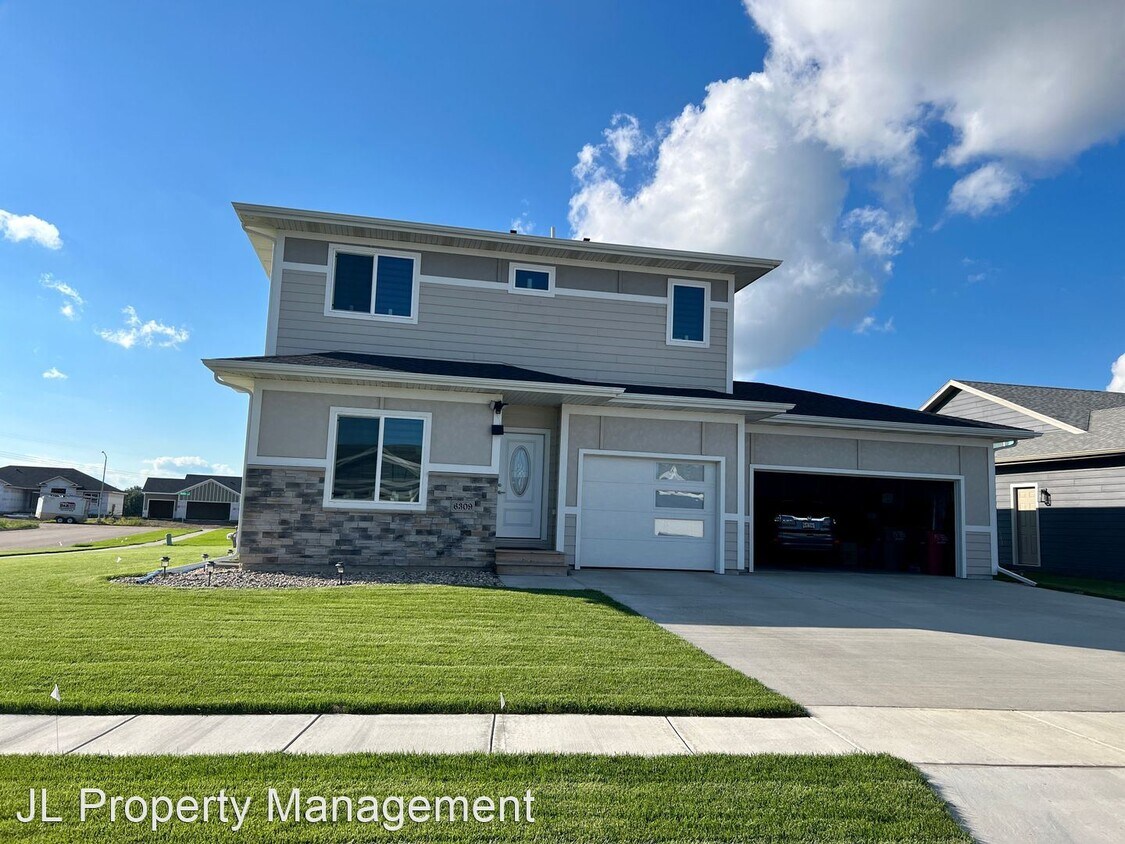 3 br, 2.5 bath House 6309 S Burlow Trail House Rental in Sioux