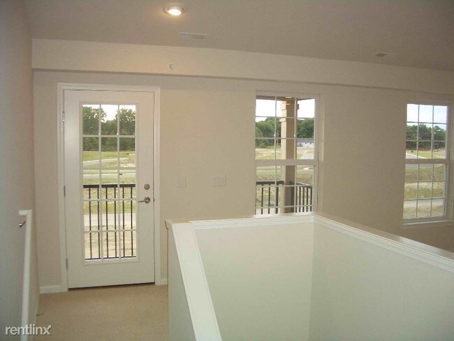 Building Photo - 2 br, 2 bath Condo - 28027 hopkins drive