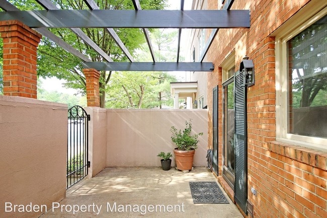 Building Photo - 2 br, 2 bath House - 1628 Garden Court