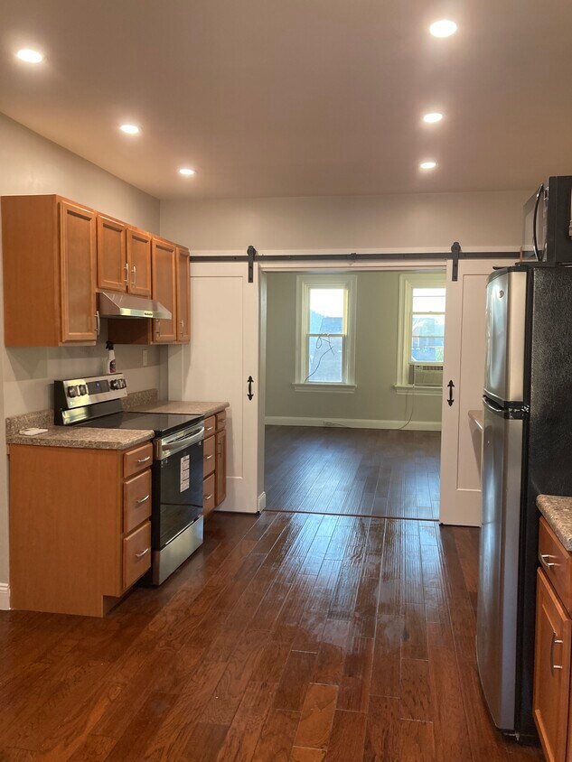 Foto principal - 3015 Brereton St