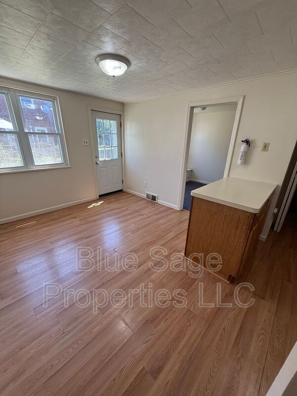 Foto del edificio - 1427 Simpson St