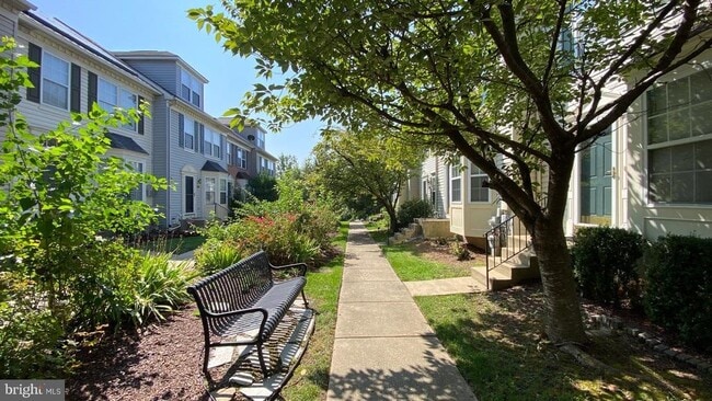 Building Photo - 6607 Fable Ct