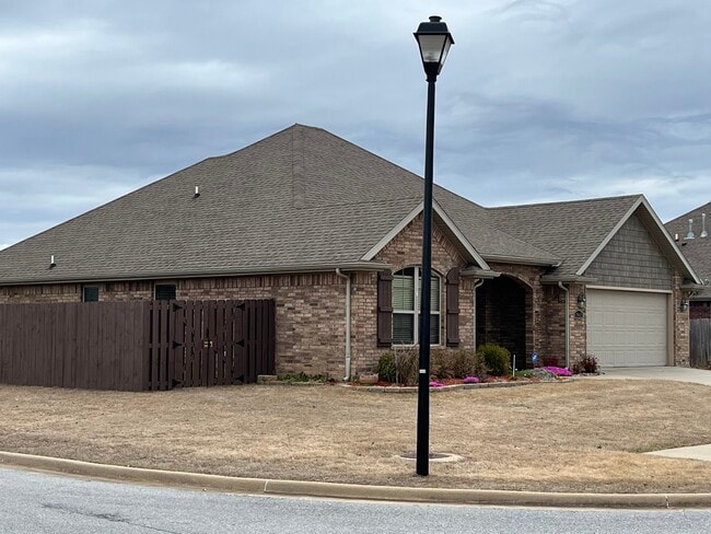 Building Photo - 2962 W Tiger Eye Dr