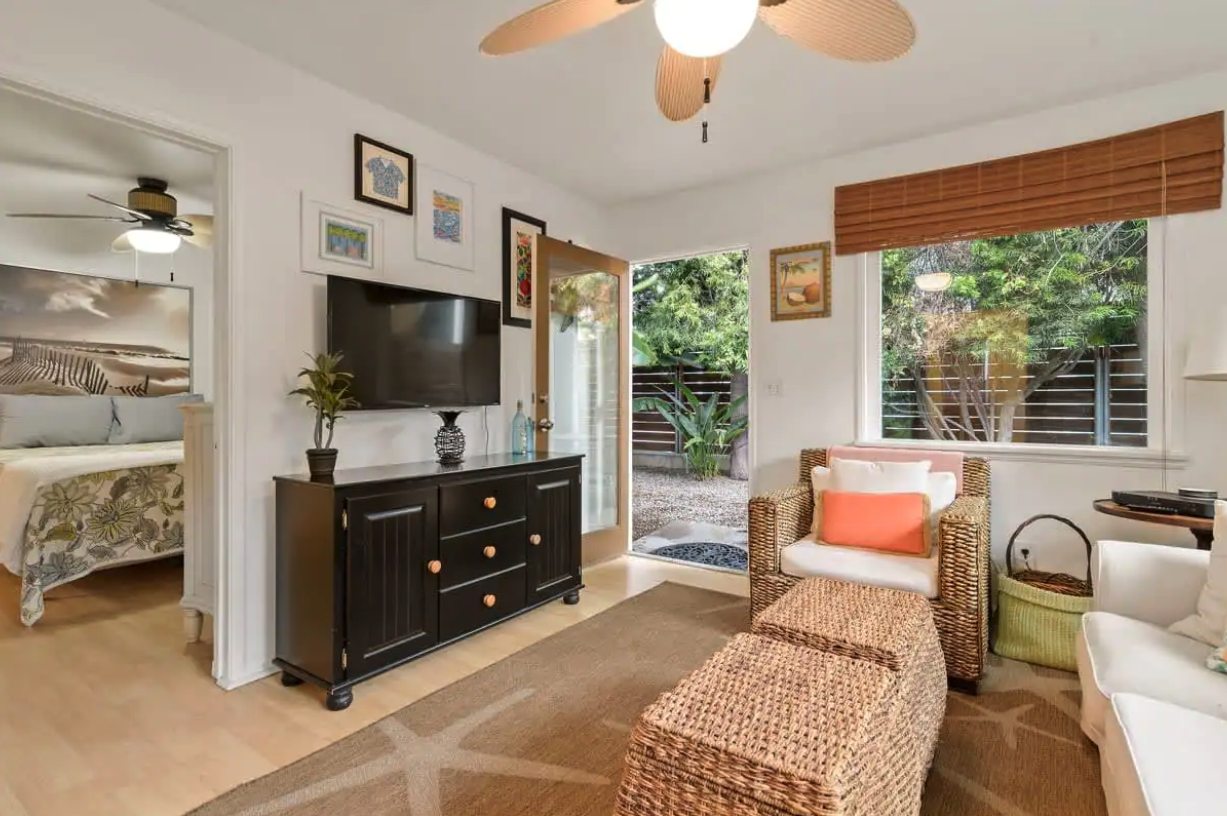 Primary Photo - 119 Avocado St