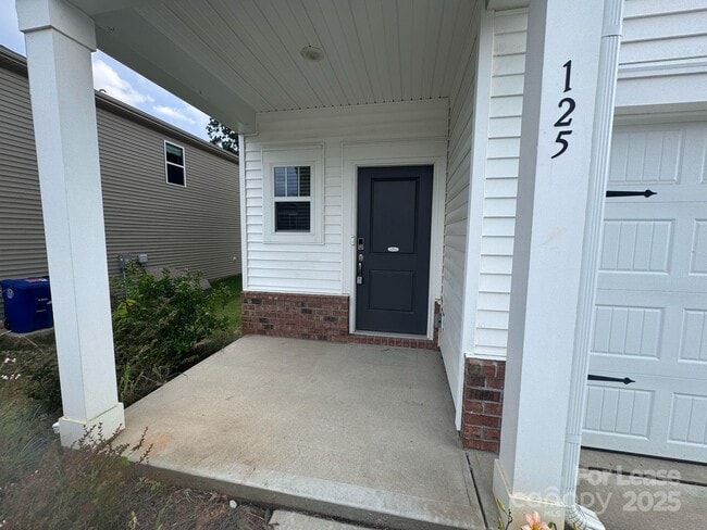 Building Photo - 125 Johns Cardinal Dr