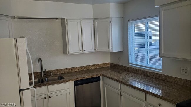 Foto del edificio - 3834 Cirrus Ave