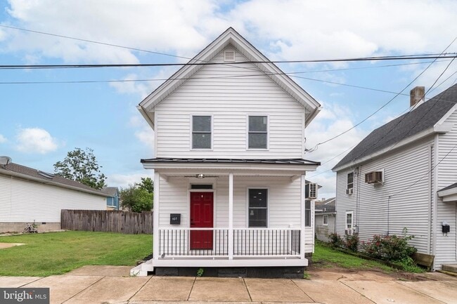 Building Photo - 107 West St