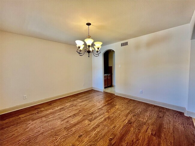 Building Photo - 1005 Tallahassee Dr