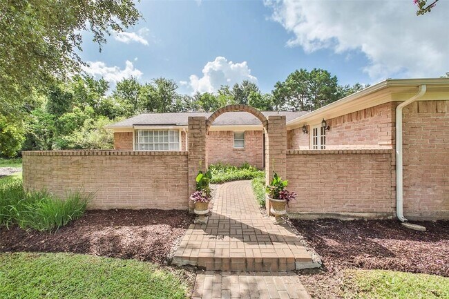 Building Photo - 6911 Sprigg St