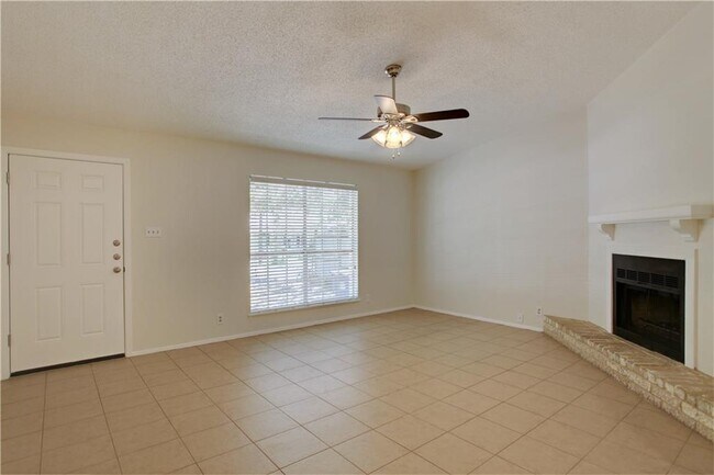 Building Photo - 6204 Linda Ln