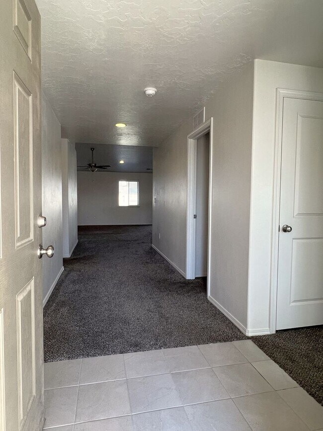 Foto del edificio - Beautiful 3 bed 2 bath home in Caldwell ju...