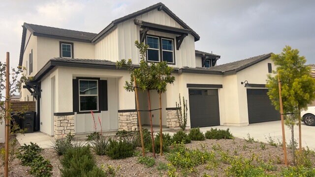 Building Photo - Blt 2025 - New 2 bdrm apartment- Beautiful Finishes - ALL Utilities Included, 1 Car Garage, Lots ...