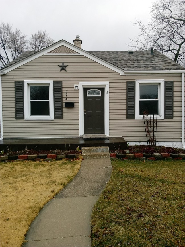 Building Photo - 13553 Pearl - 1