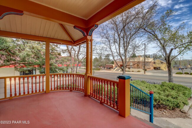 Foto del edificio - 417 E Gurley St