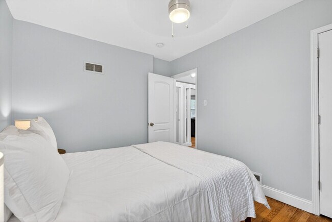 Foto del edificio - 1091 Purcell Ave