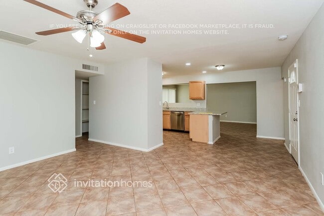 Foto del edificio - 3819 W Columbine Dr