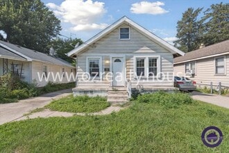 Building Photo - 2442 Paradise Ave
