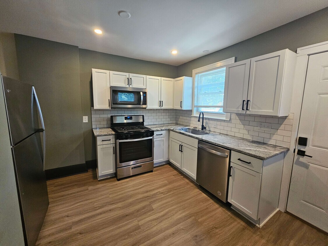 Foto principal - 866 Northwest Blvd