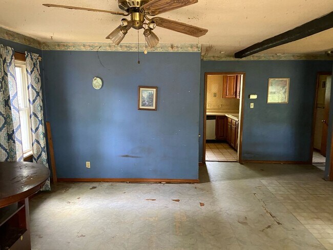 Foto del edificio - Private Backyard! - $490 Month / $1,000 Down