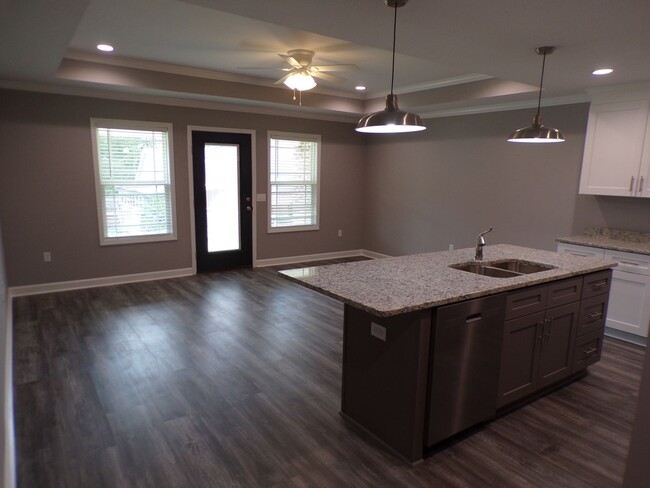 Building Photo - Shady Oak Apartments, Lowe Drive, Enterpri...