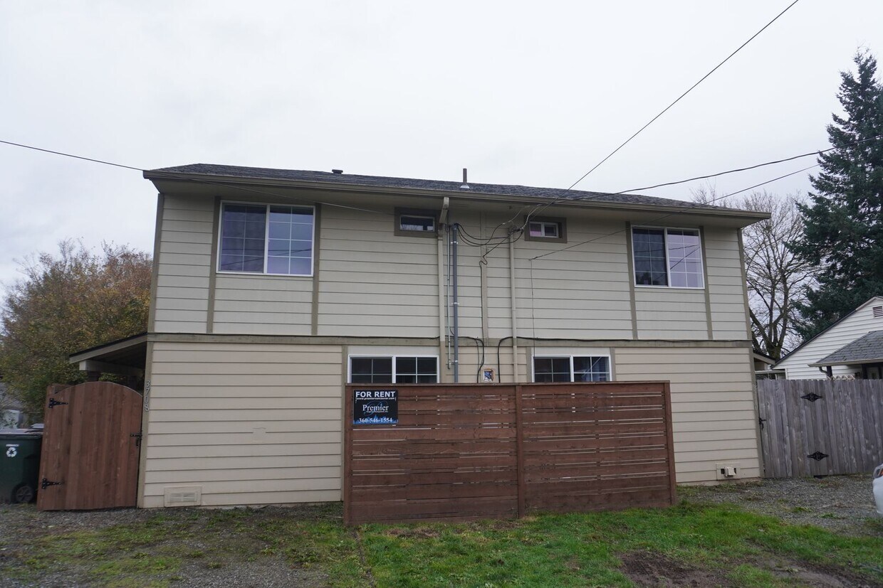 Photo - Updated Harney Heights Duplex for Rent - 3708 E 13th St