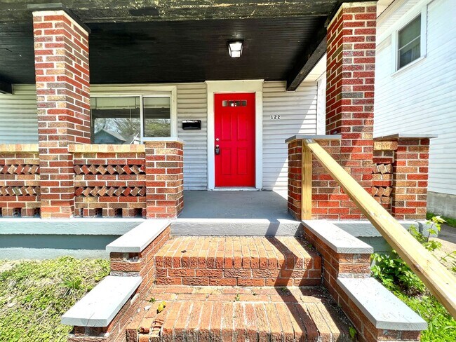 Building Photo - Newly Rehabbed Single Family in Dayton!