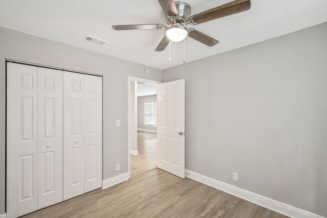 Building Photo - 4 br, 2 bath House - 5919 Ithaca Cir W