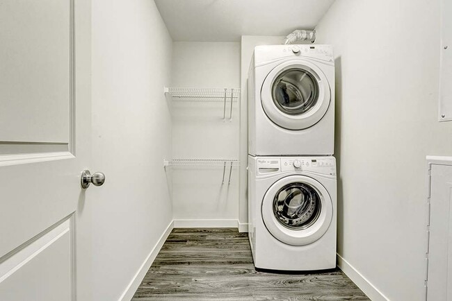 Building Photo - Emerald Hills Apartments