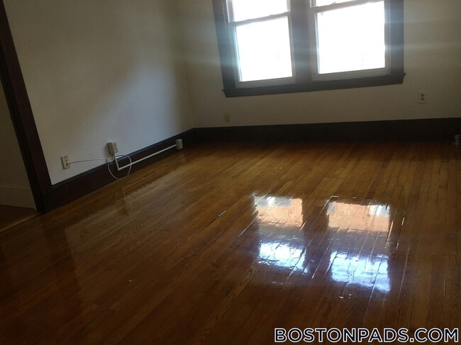 Building Photo - 157 Summer St