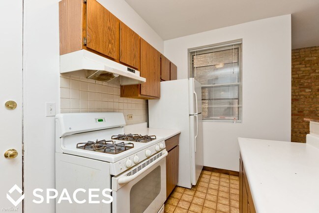 Foto del edificio - 1317 W Addison St