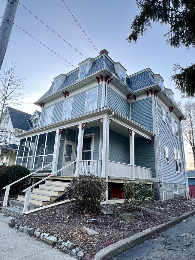 Building Photo - 124 Trenton St