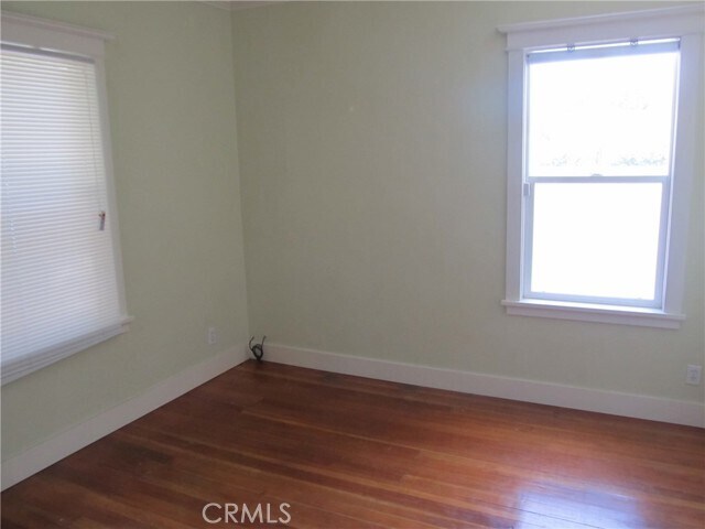 Foto del edificio - 890 N Shaffer St