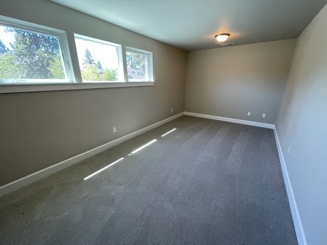 Building Photo - 1066 E Black Butte Ave