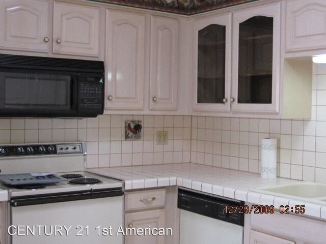 Building Photo - 2 br, 2 bath Apartment - 992 N. Caribe Avenue