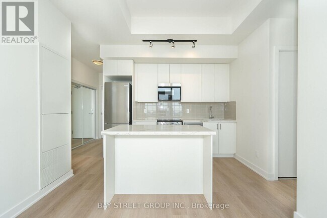 Photo du bâtiment - 15 Ellerslie Ave