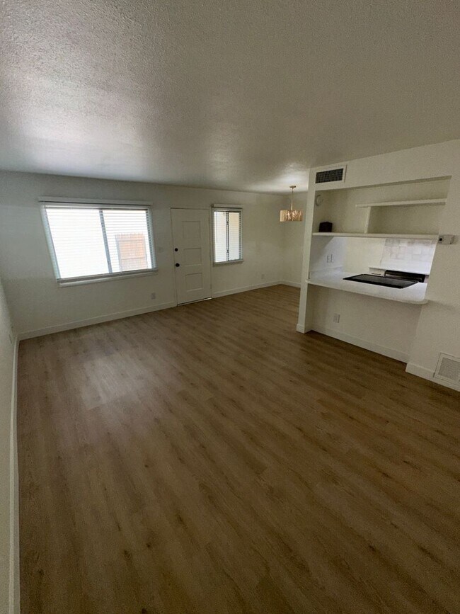 Foto del edificio - FABULOUSLY REMODELED SCOTTSDALE CONDO