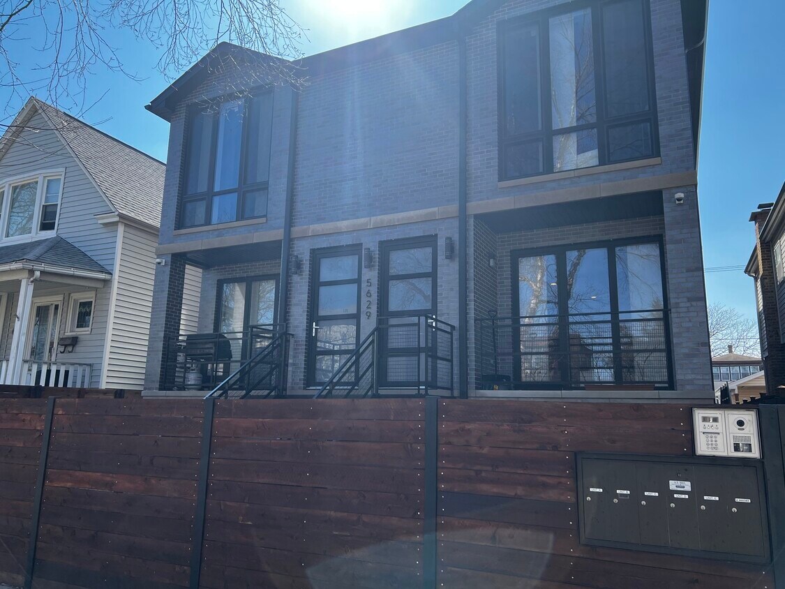 5629 W Higgins Ave Unit D, Chicago, IL 60630 Condo for Rent in