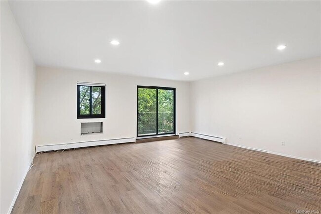 Building Photo - 144 Trenchard St