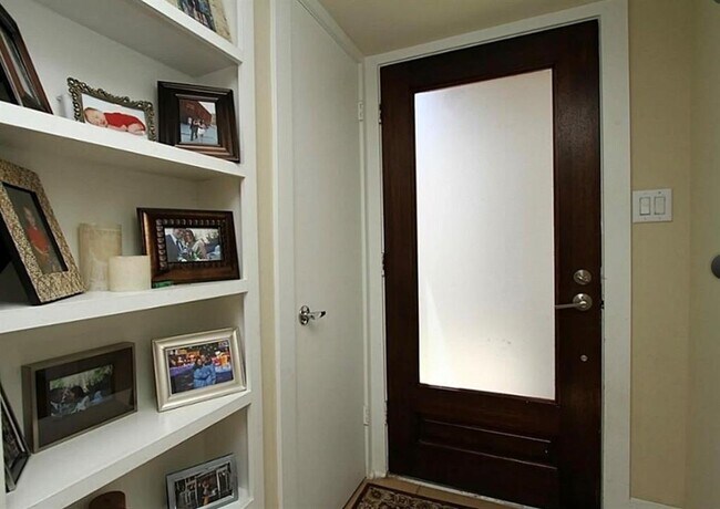 Foto del edificio - 128 Phanturn Ln