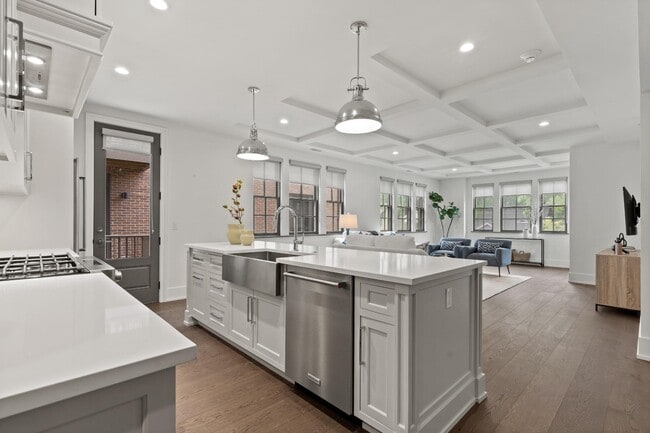 Building Photo - 932 W Eleven Mile Rd