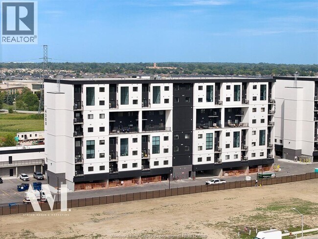 Building Photo - 4300 Laurier Pkwy