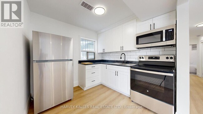 Photo du bâtiment - 1252 Davenport Rd