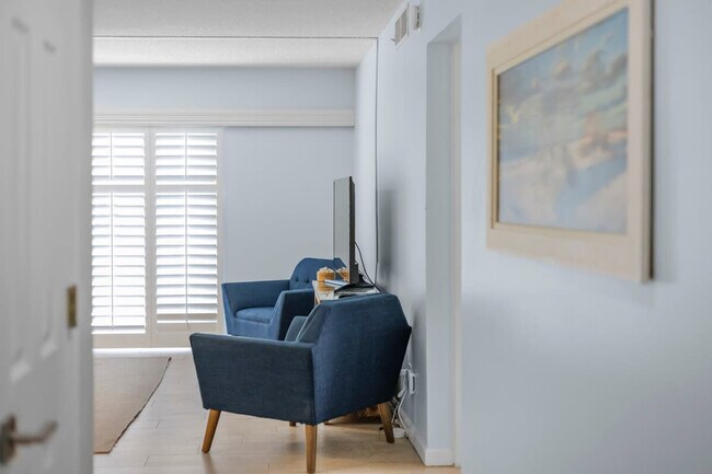 Building Photo - 5200 Ocean Beach Blvd