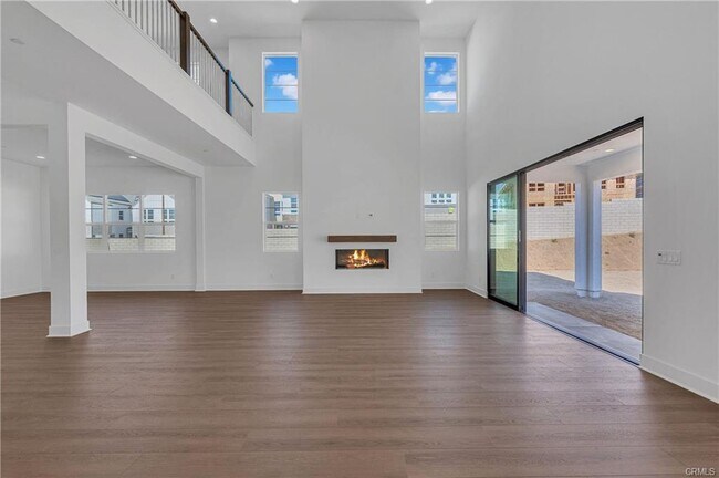 Building Photo - 27510 Elderberry Dr