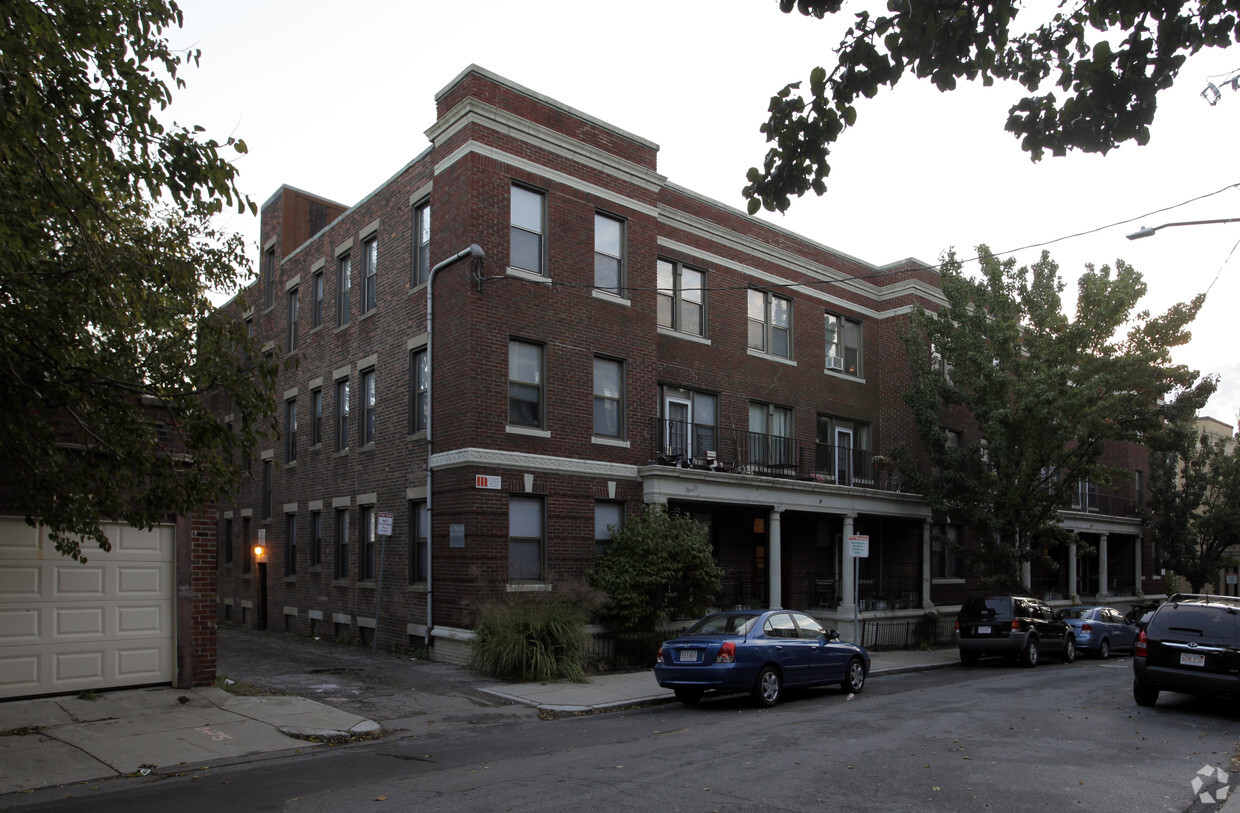 Carol Avenue Apartments - Carol Montrose Apartments