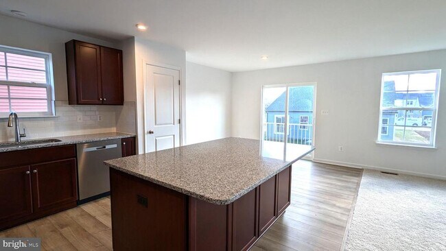 Foto del edificio - 11 Edinburgh Ct