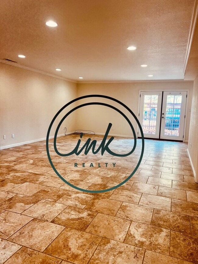 Building Photo - Riverview Townhouse