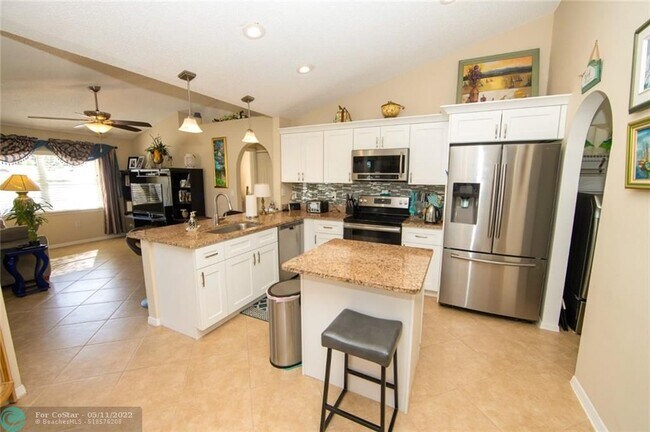 Foto del edificio - 1565 SW Hibiscus St