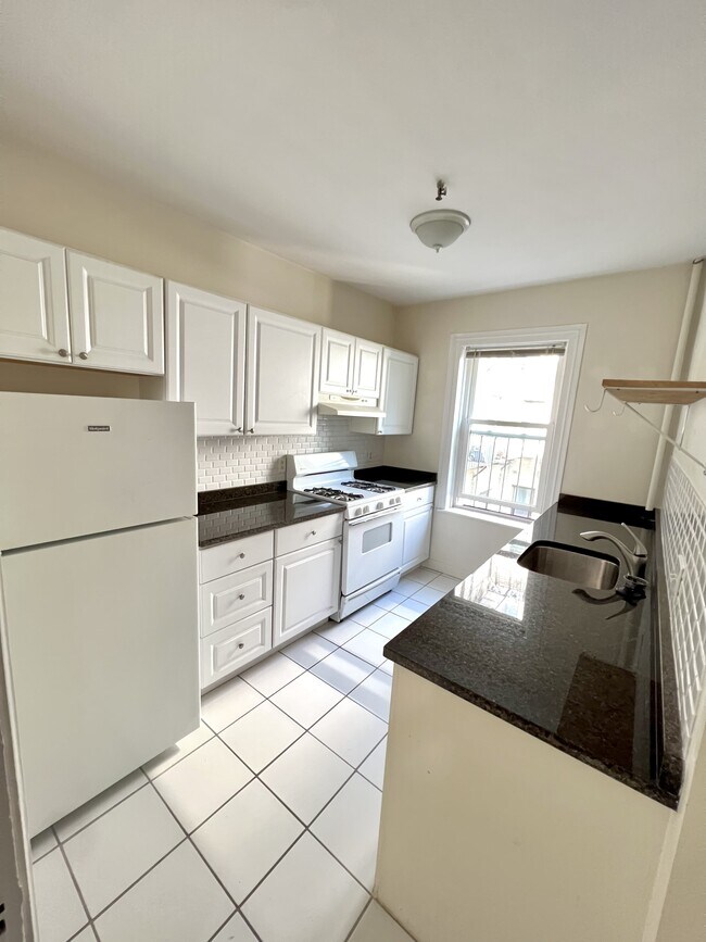 Foto del edificio - 1666 Commonwealth Ave